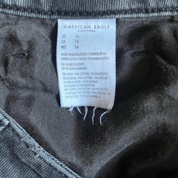 American Eagle Outfitters Black Distressed Denim Shorts - Picture 2 of 2